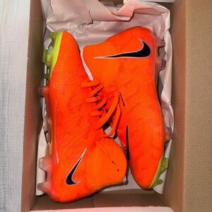 Nike Women’s Phantom Luna Elite Soccer Cleats